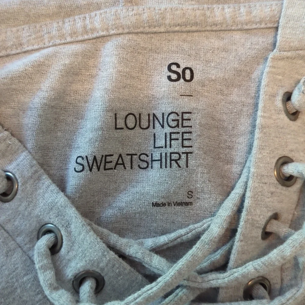 So Lounge Life Cropped Hooded Sweatshirt - Picture 5 of 6
